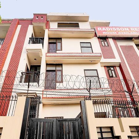 Hotel O Radisson Red Hotel & Restaurant Ghaziabad Esterno foto