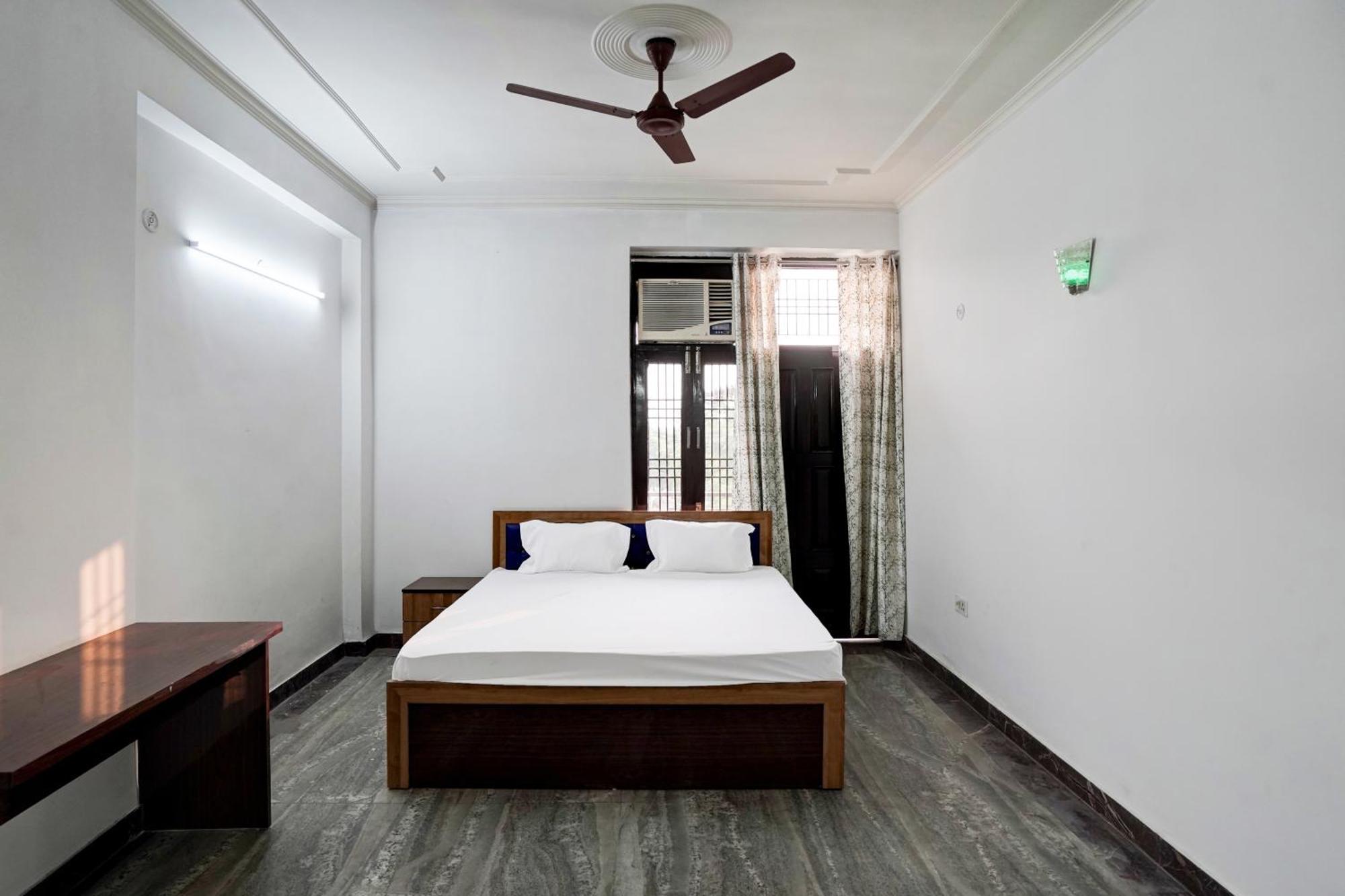 Hotel O Radisson Red Hotel & Restaurant Ghaziabad Esterno foto