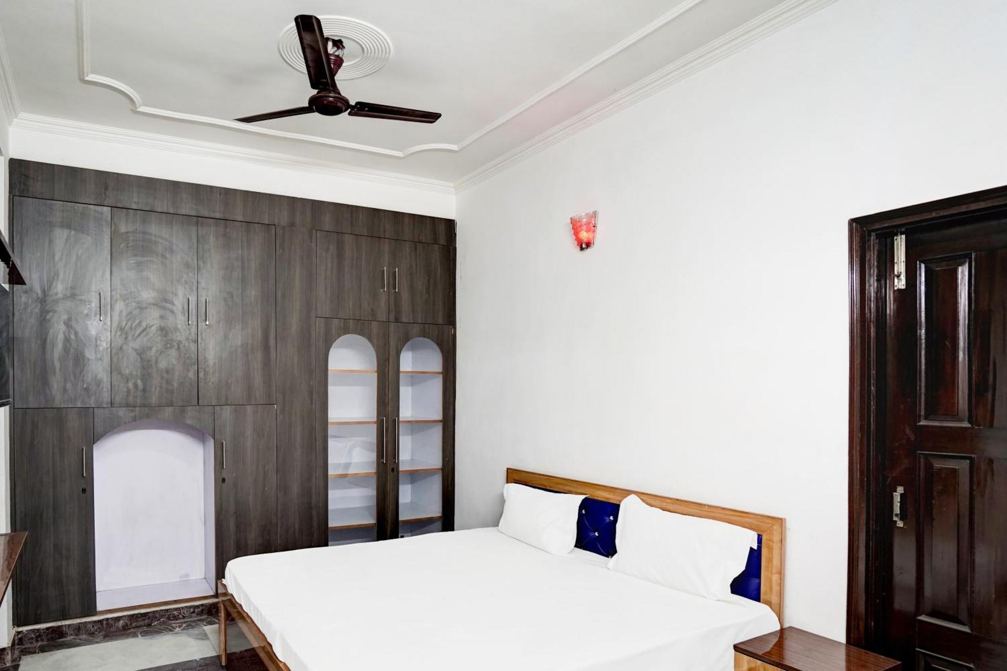 Hotel O Radisson Red Hotel & Restaurant Ghaziabad Esterno foto