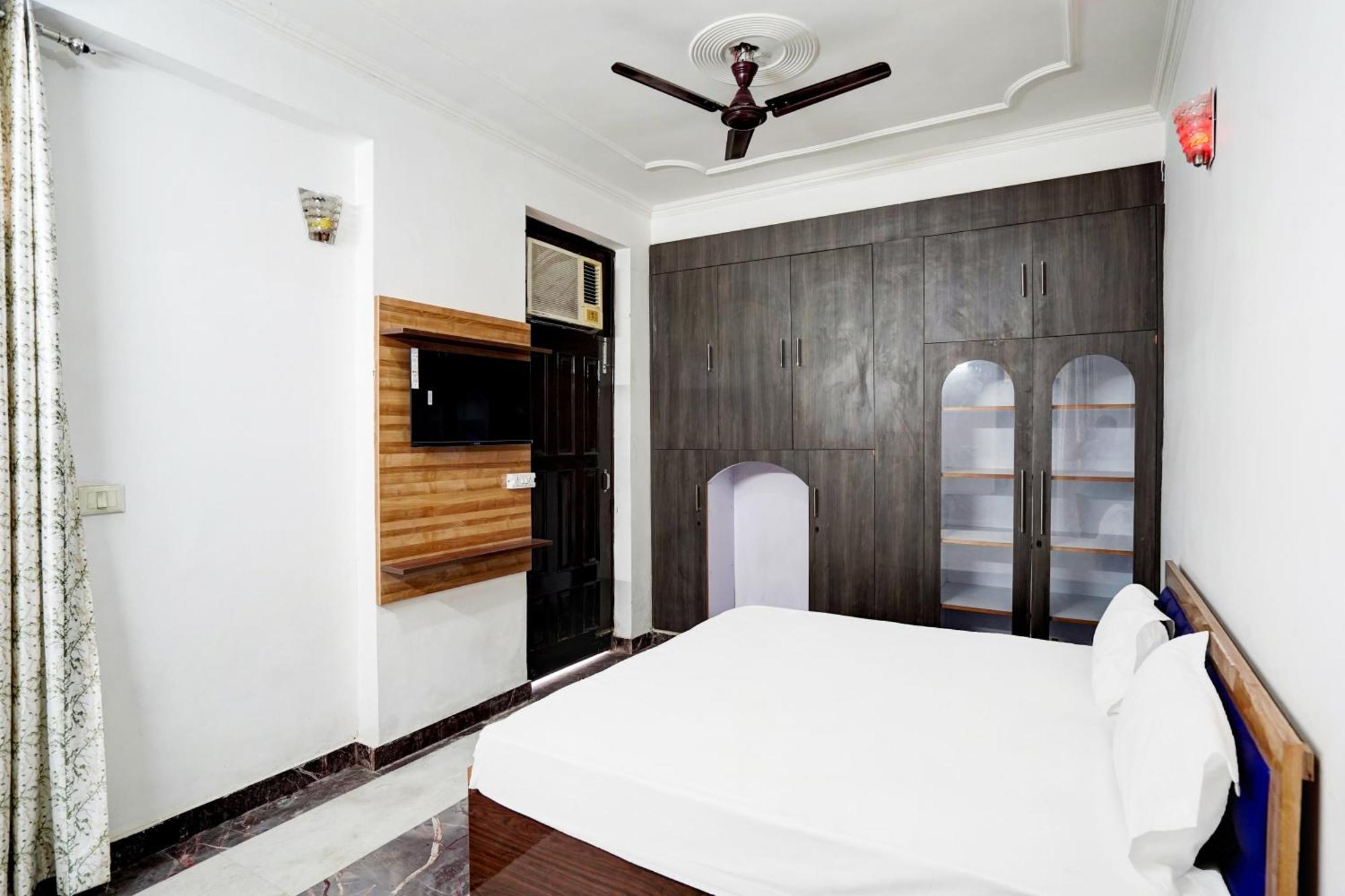 Hotel O Radisson Red Hotel & Restaurant Ghaziabad Esterno foto